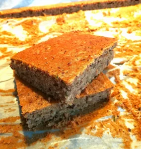 Kürbis-Nusskuchen geschnitten - Dr. Marianne Thuy