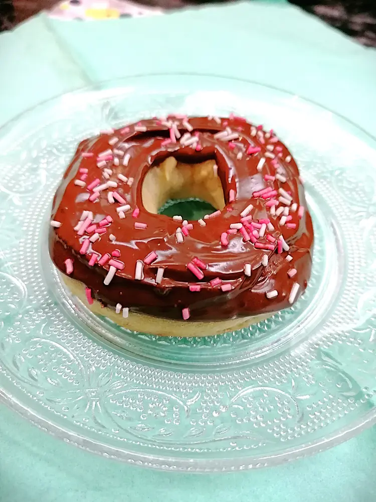 Donuts Schokolade mit Streusel - Rezept Dr. Marianne Thuy