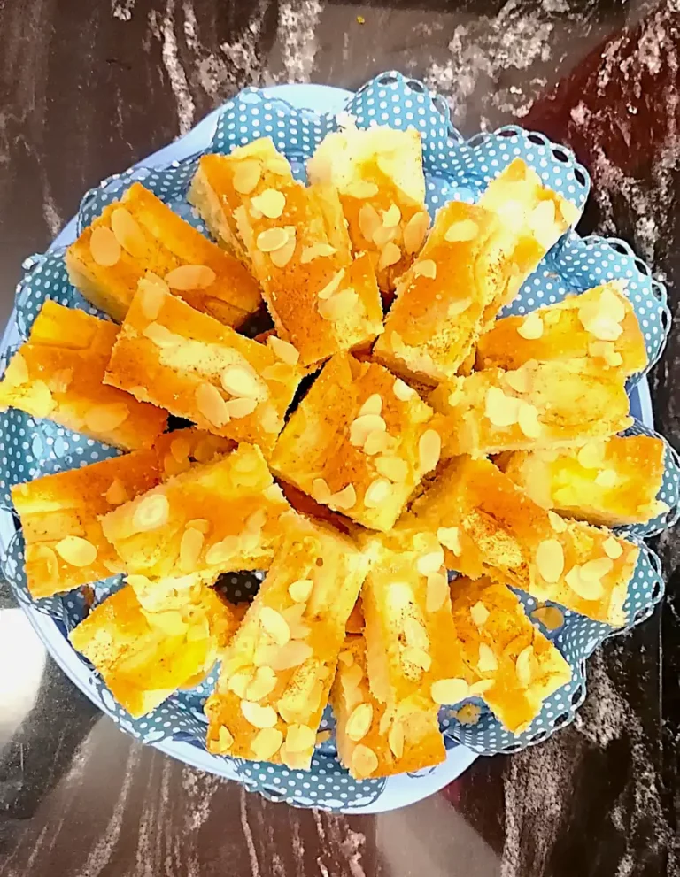 Obstblechtkuchen geschnitten - Rezept Dr. Marianne Thuy